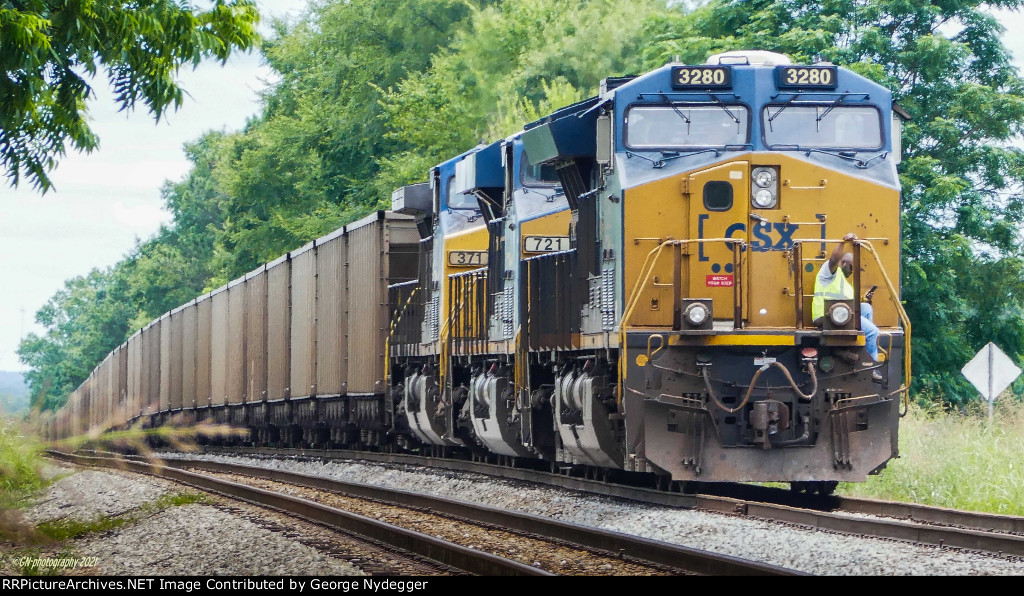 CSX 3280 leads a coal train